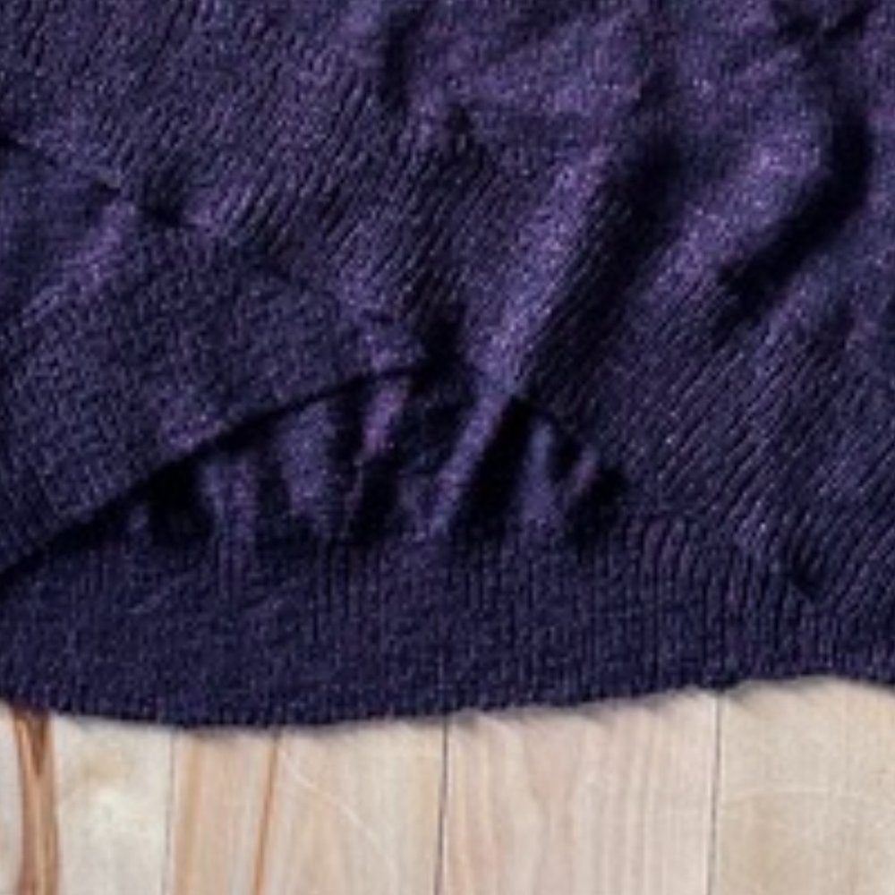 Women's Sweater - Picture 3 of 4